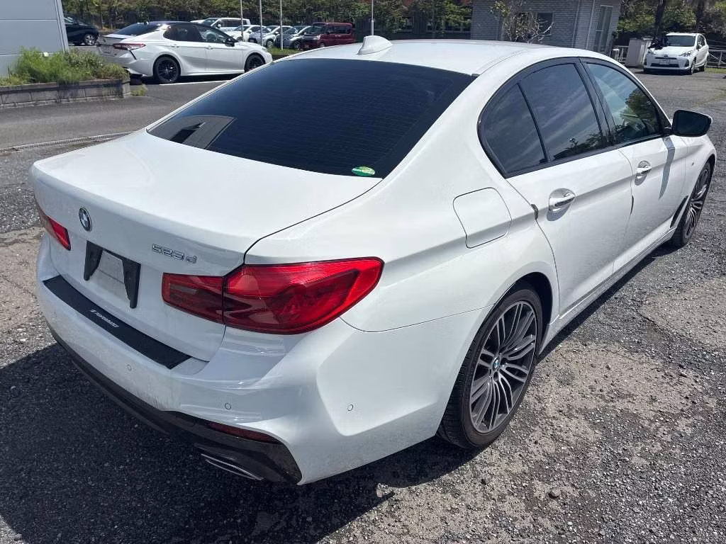 BMW 5-SERIES