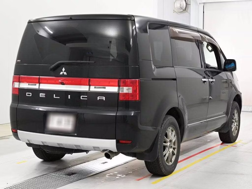 MITSUBISHI DELICA D:5