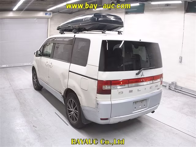 MITSUBISHI DELICA D:5