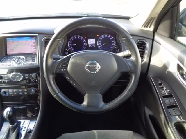 NISSAN SKYLINE CROSSOVER