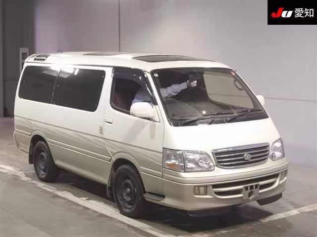 TOYOTA HIACE