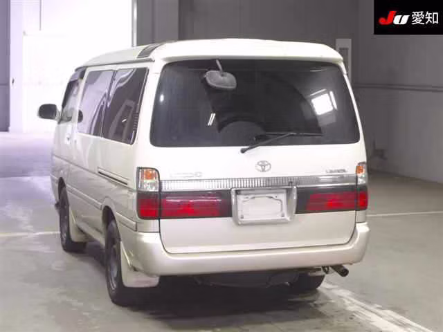 TOYOTA HIACE