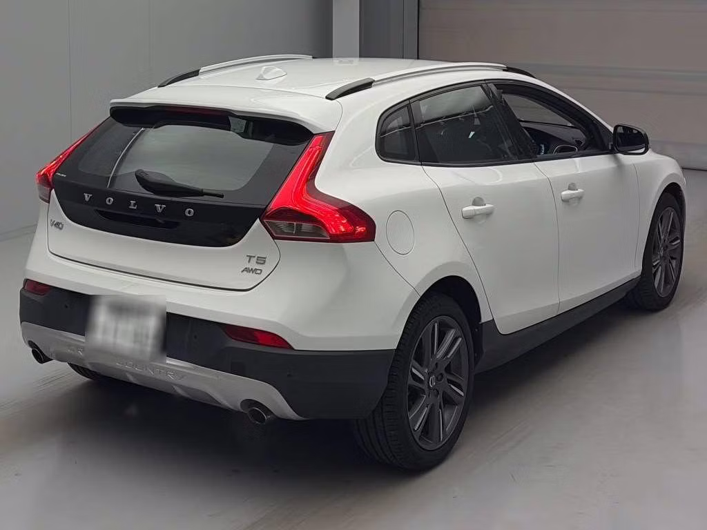 VOLVO V40