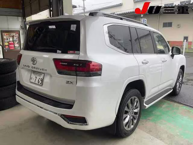 TOYOTA LAND CRUISER