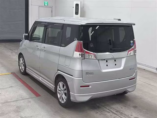 MITSUBISHI DELICA D:2