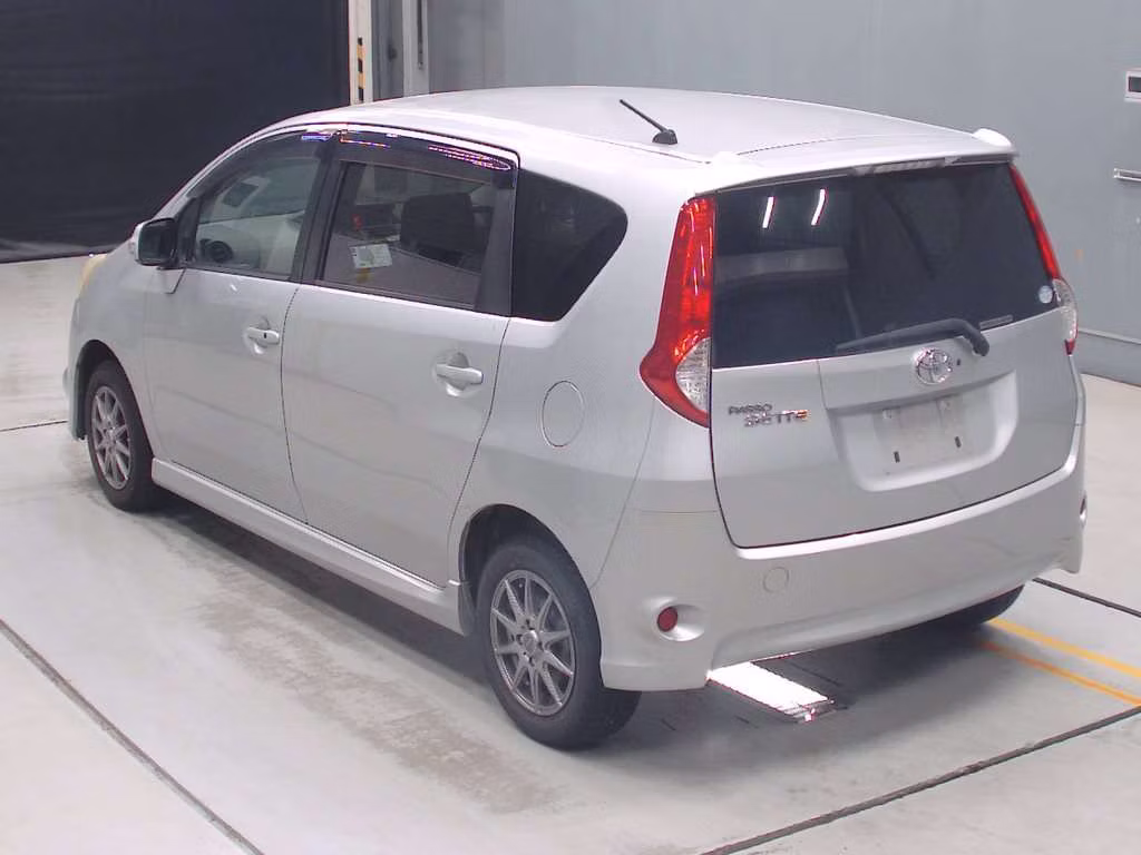 TOYOTA PASSO SETTE