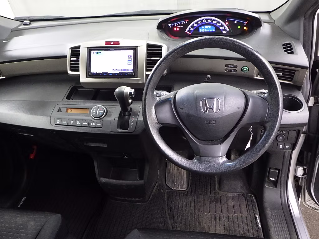 HONDA FREED SPIKE