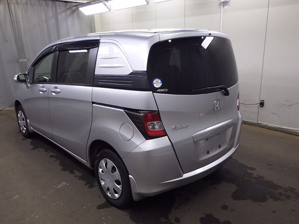 HONDA FREED SPIKE