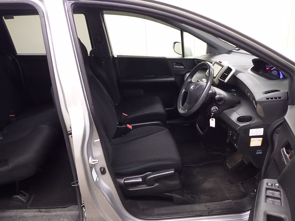 HONDA FREED SPIKE