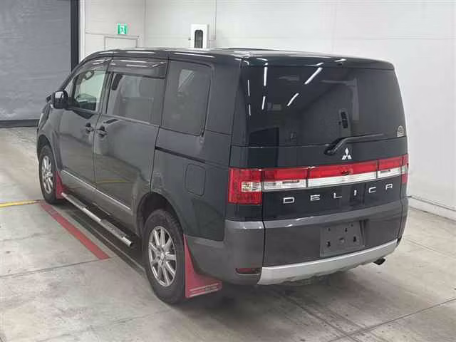 MITSUBISHI DELICA D:5