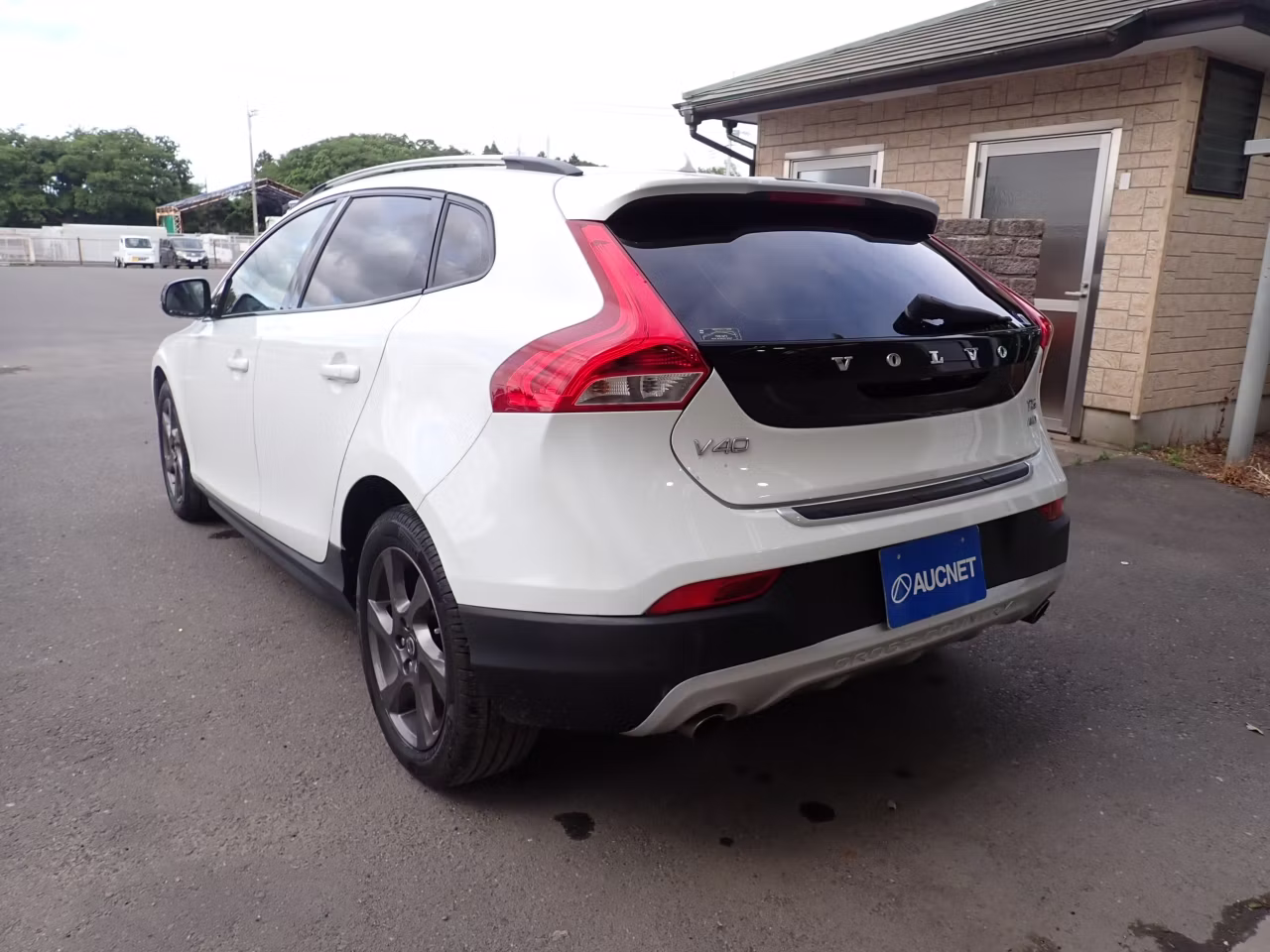VOLVO V40