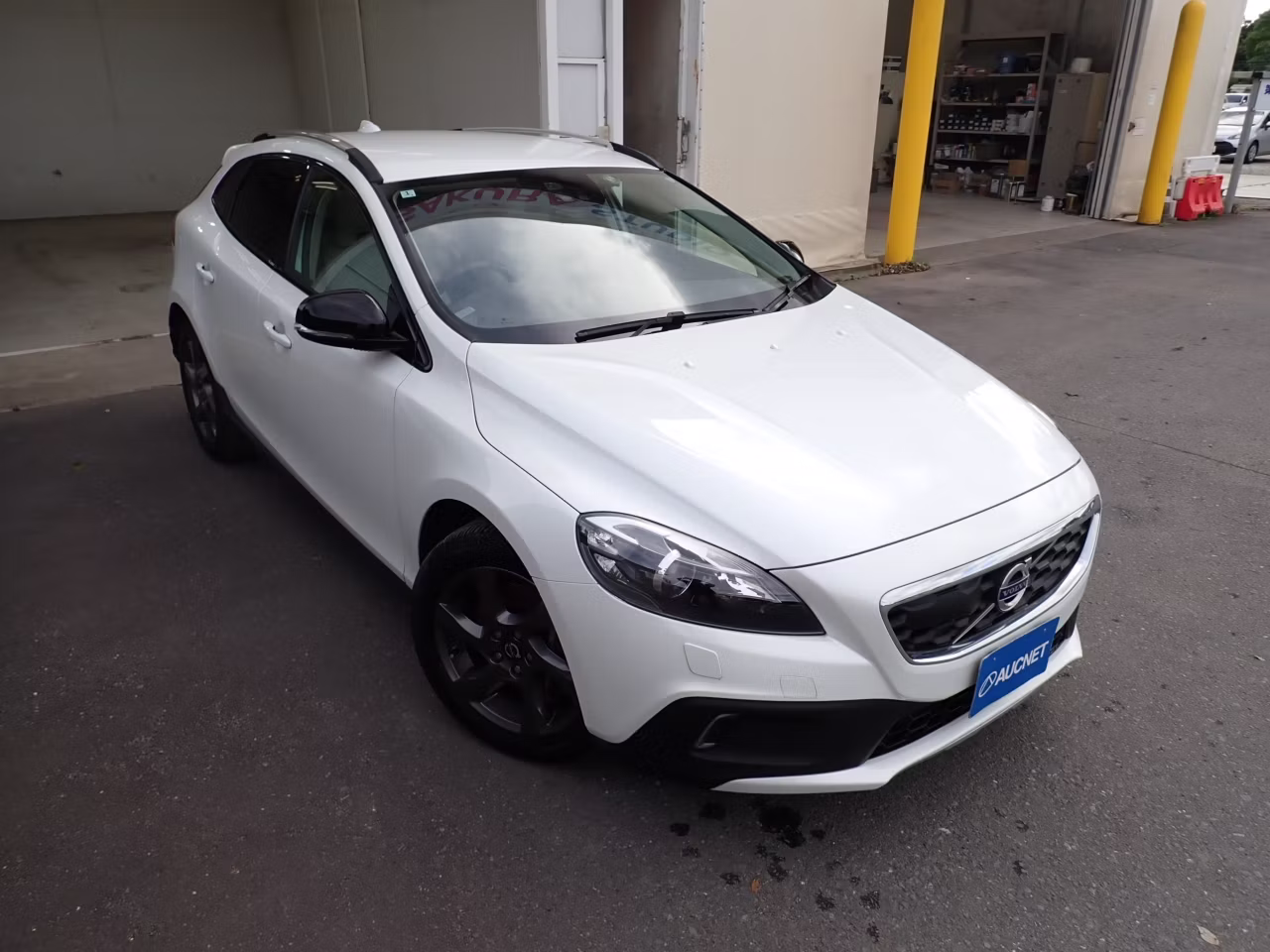 VOLVO V40