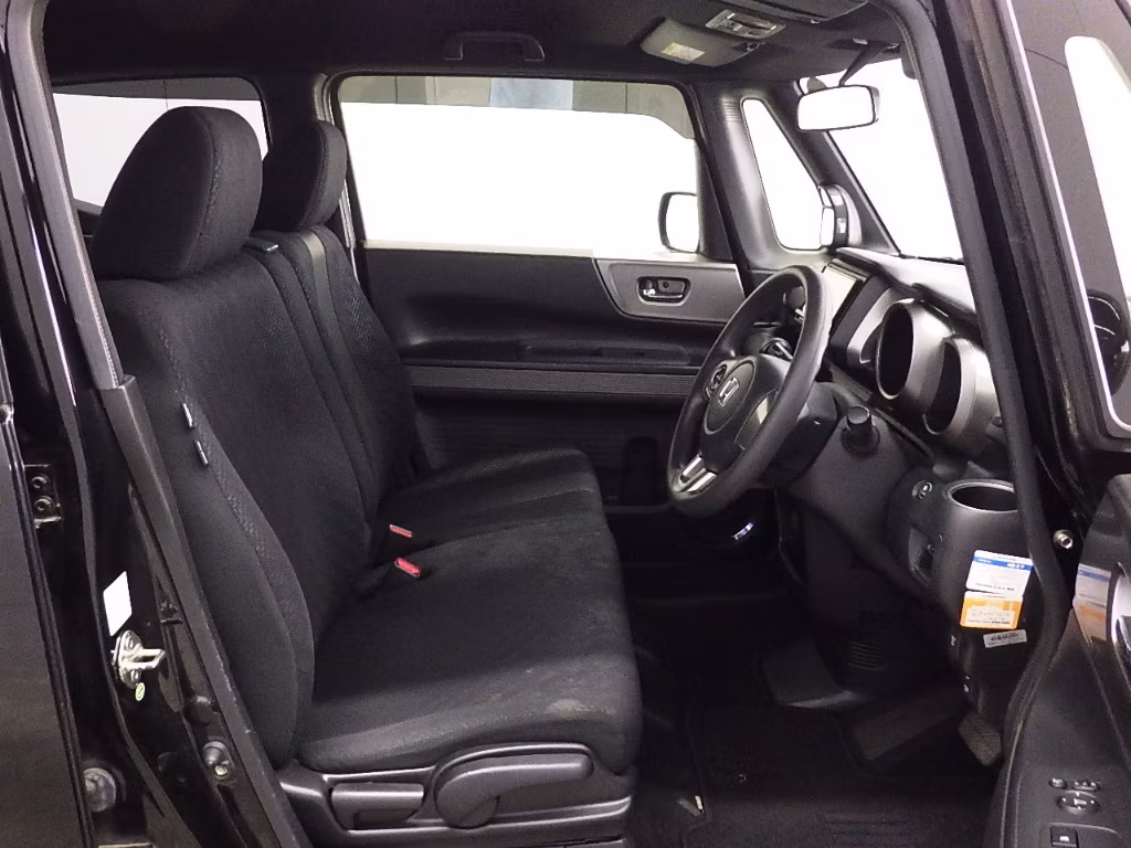 HONDA N-BOX SLASH
