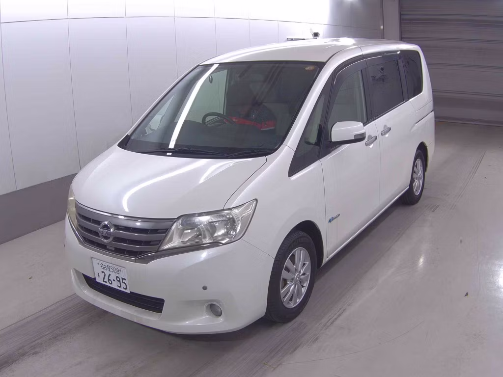 NISSAN SERENA