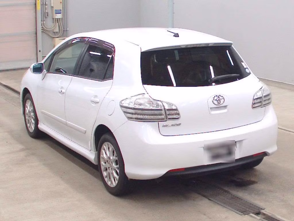 TOYOTA BLADE