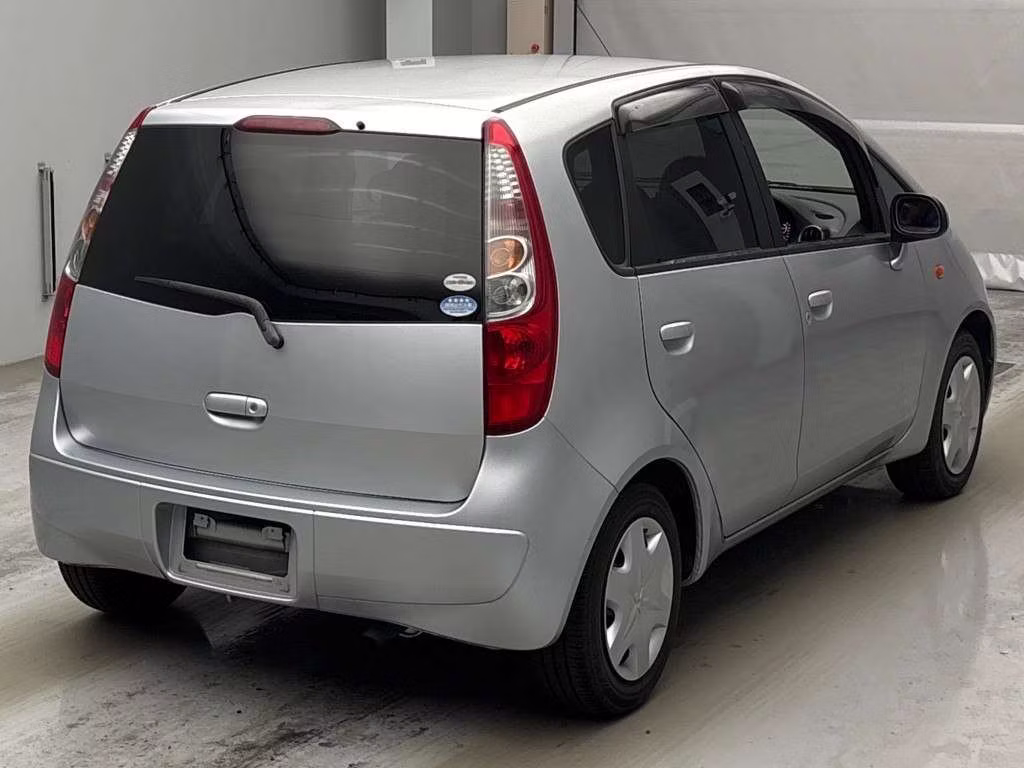 MITSUBISHI COLT