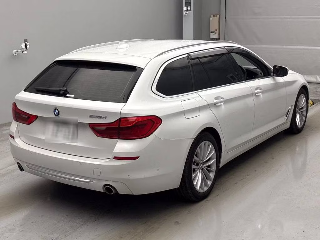 BMW 5-SERIES