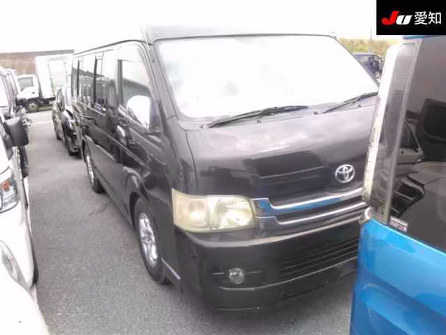 TOYOTA HIACE