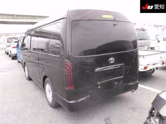 TOYOTA HIACE