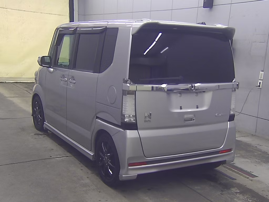 HONDA N-BOX