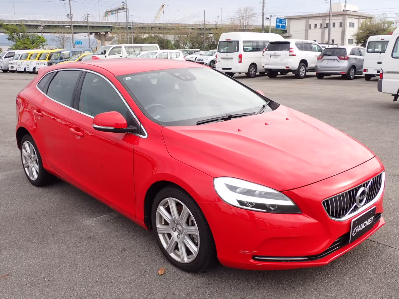 VOLVO V40