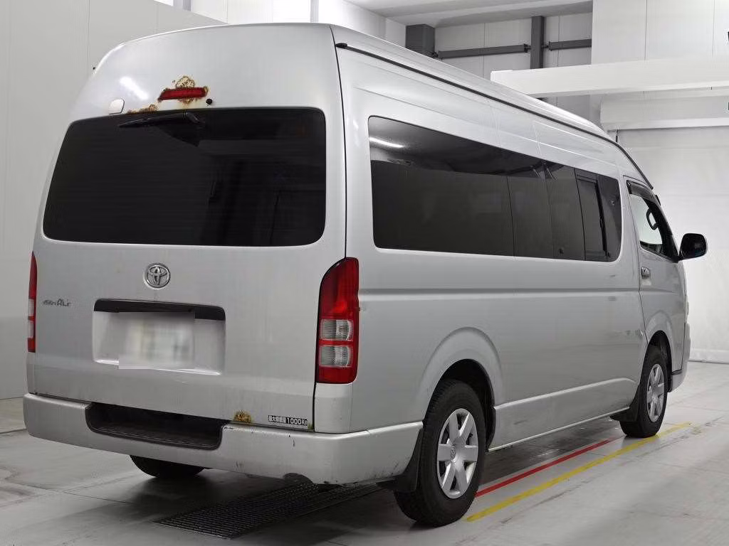 TOYOTA REGIUS ACE