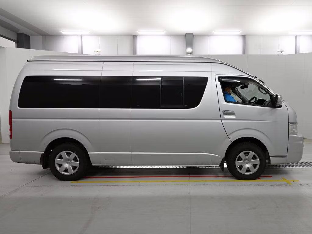 TOYOTA REGIUS ACE