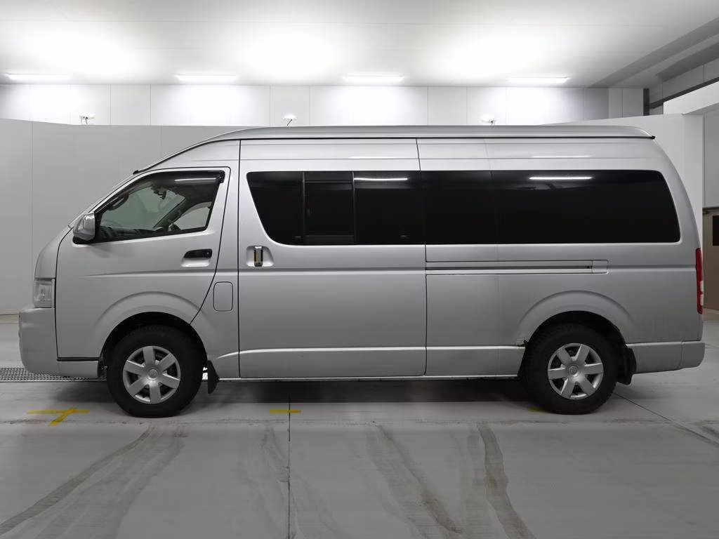 TOYOTA REGIUS ACE