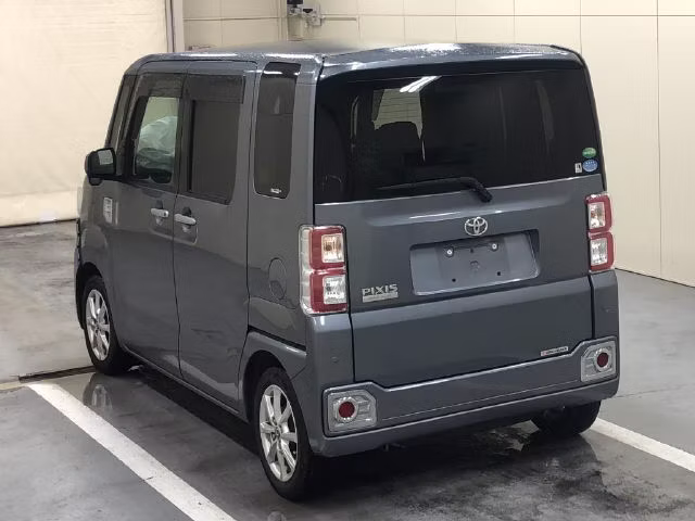 TOYOTA PIXIS MEGA