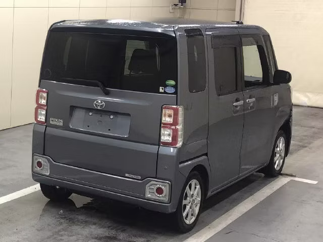 TOYOTA PIXIS MEGA