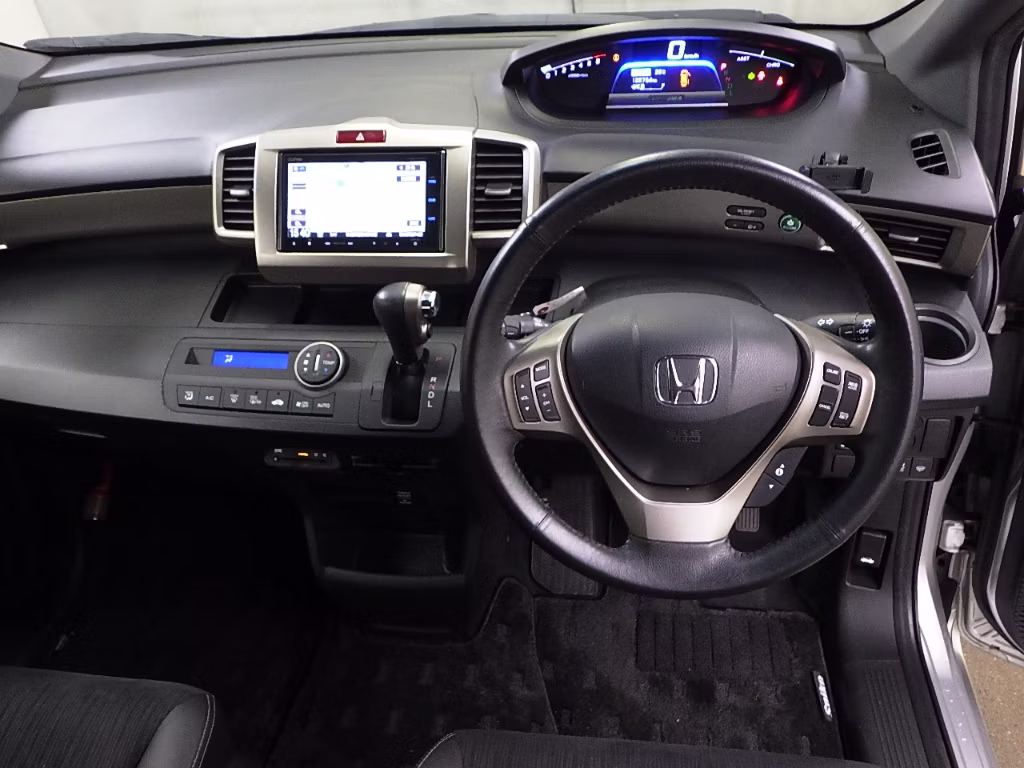 HONDA FREED SPIKE