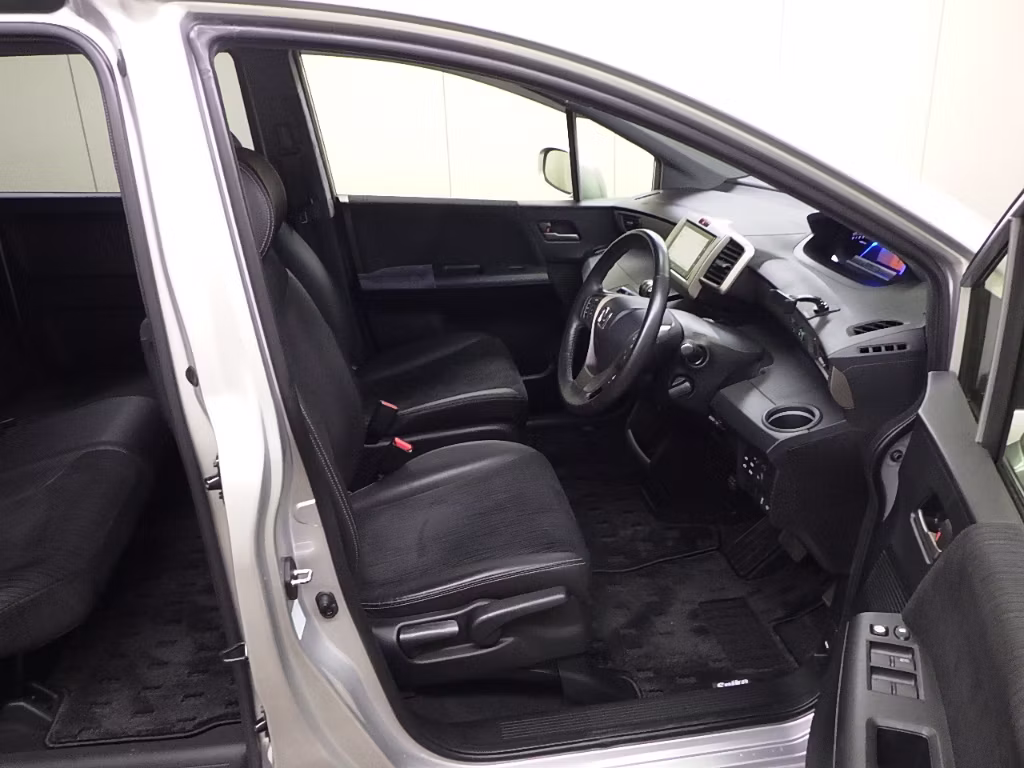 HONDA FREED SPIKE