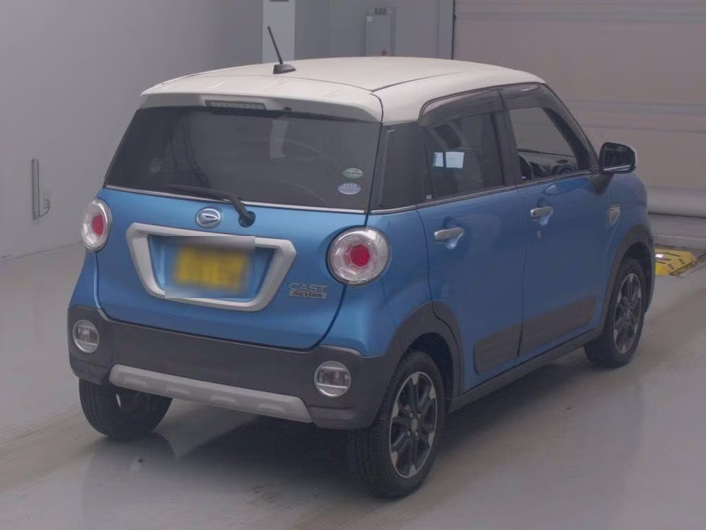 DAIHATSU CAST