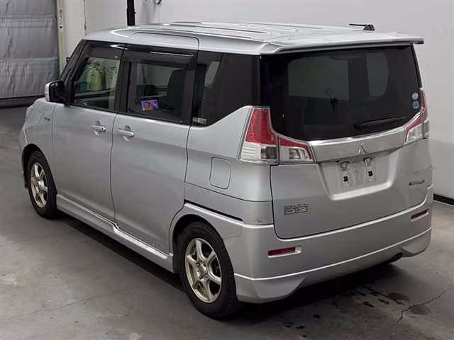 MITSUBISHI DELICA D:2