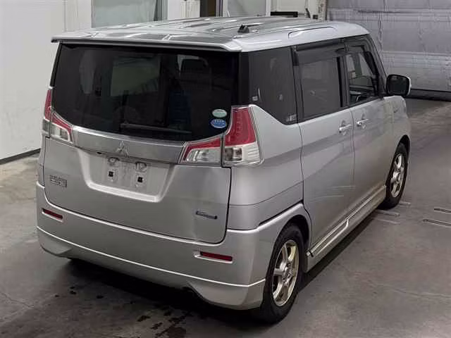 MITSUBISHI DELICA D:2