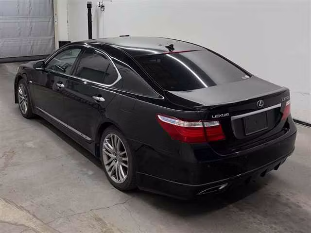 LEXUS LS600H