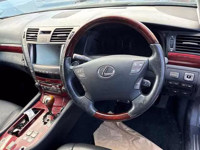 LEXUS LS600H