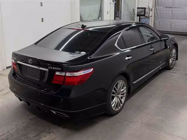LEXUS LS600H