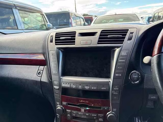 LEXUS LS600H