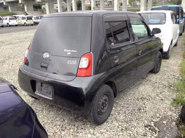 DAIHATSU ESSE