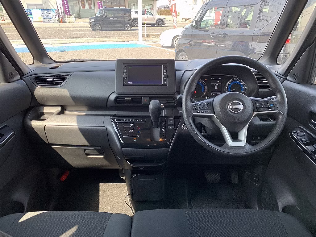 NISSAN ROOX