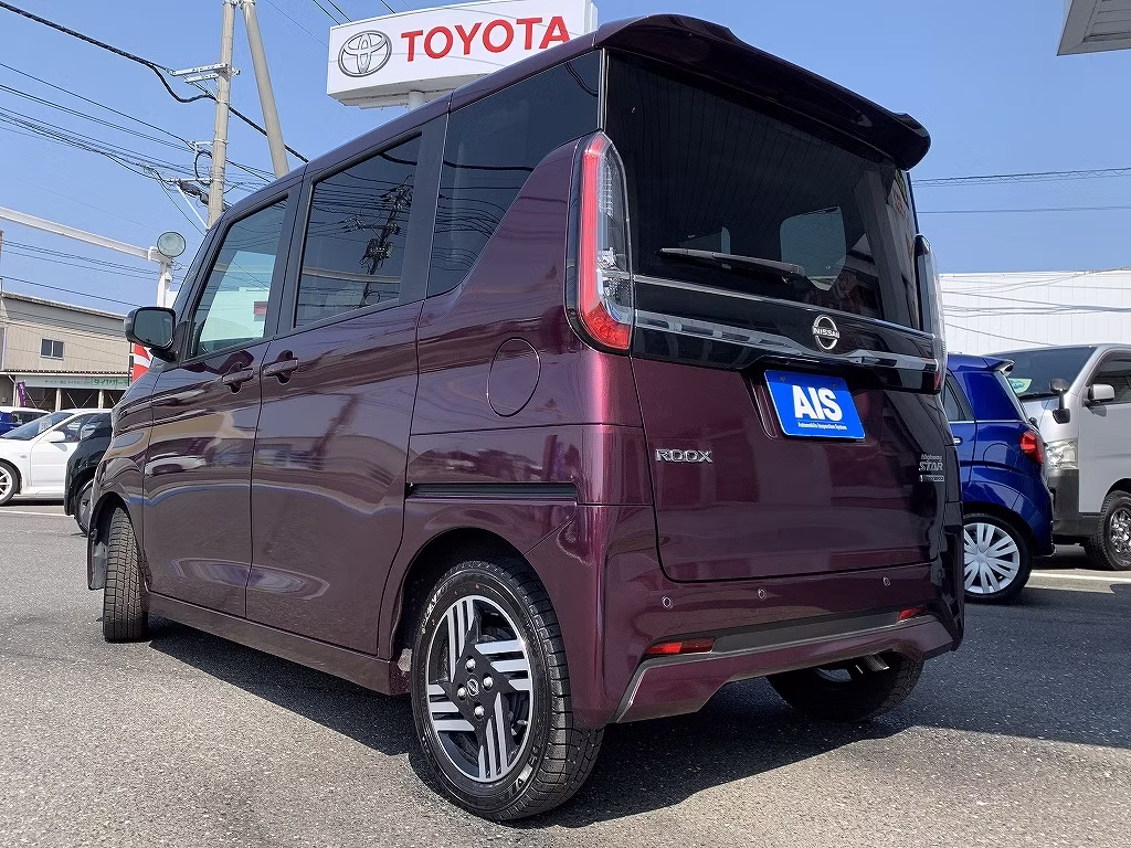 NISSAN ROOX