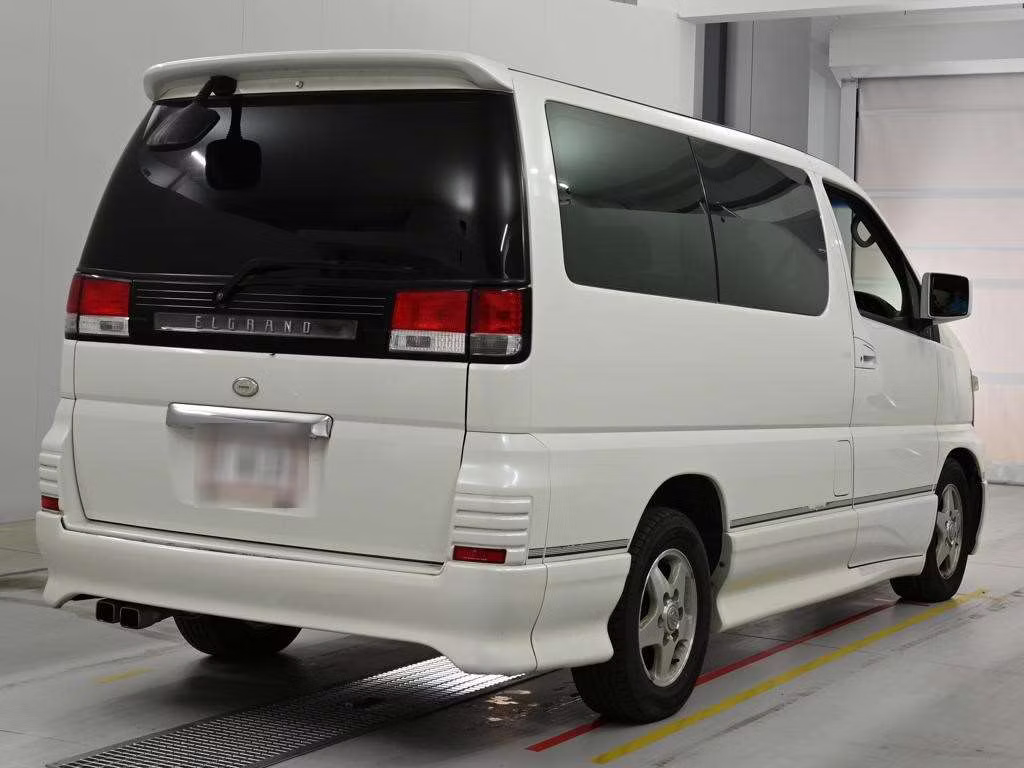 NISSAN ELGRAND
