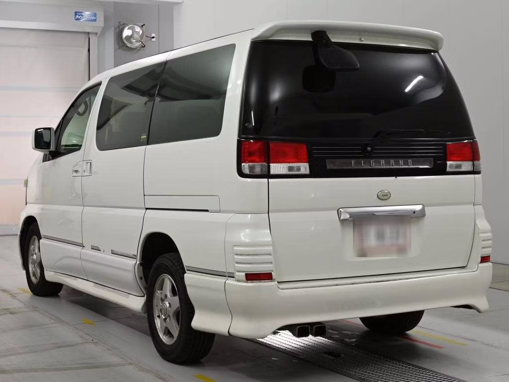NISSAN ELGRAND