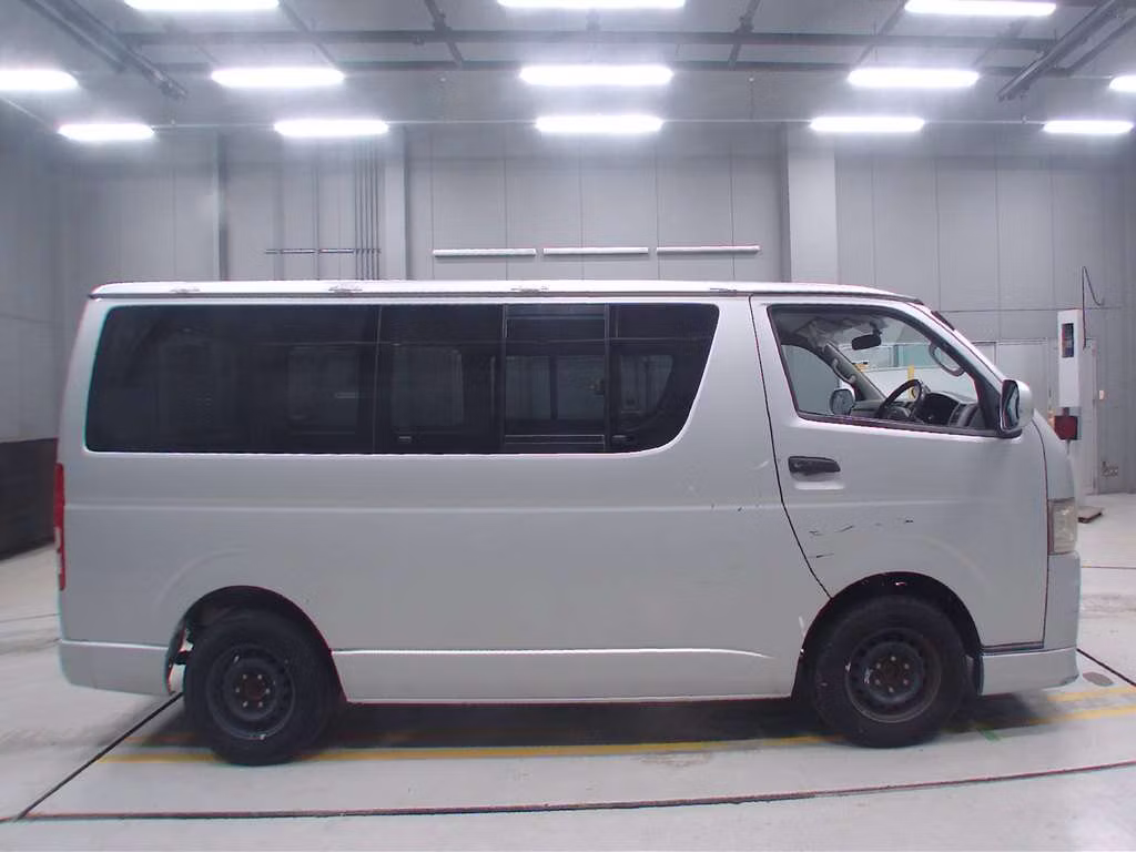 TOYOTA REGIUS ACE
