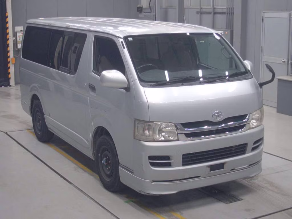 TOYOTA REGIUS ACE