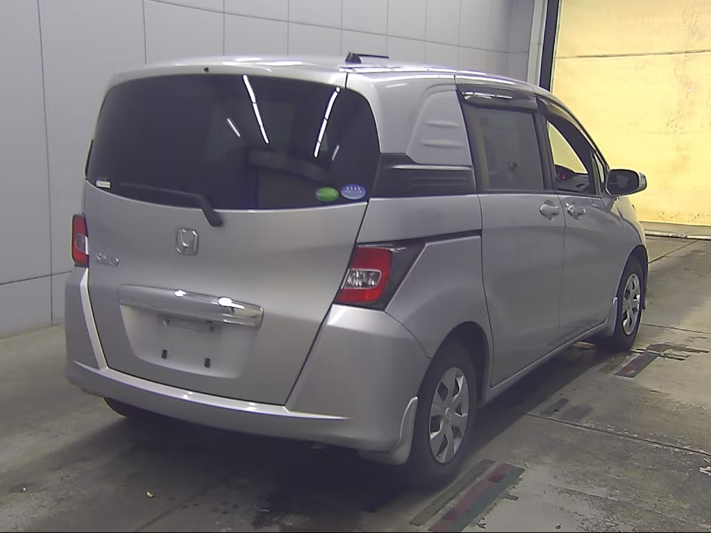 HONDA FREED SPIKE