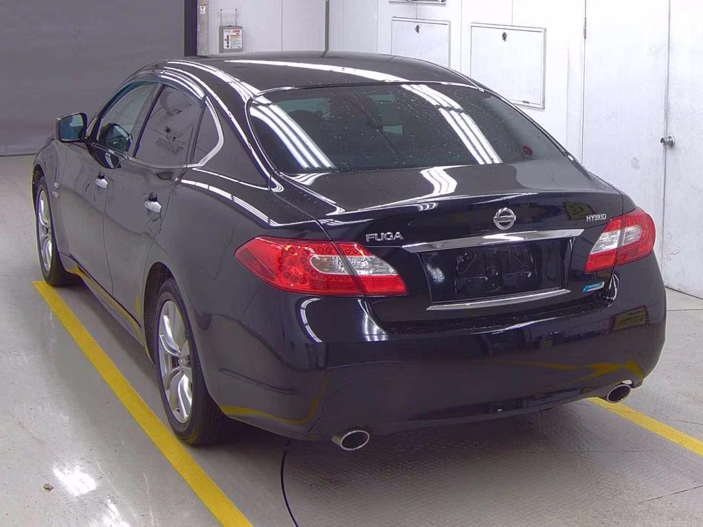 NISSAN FUGA