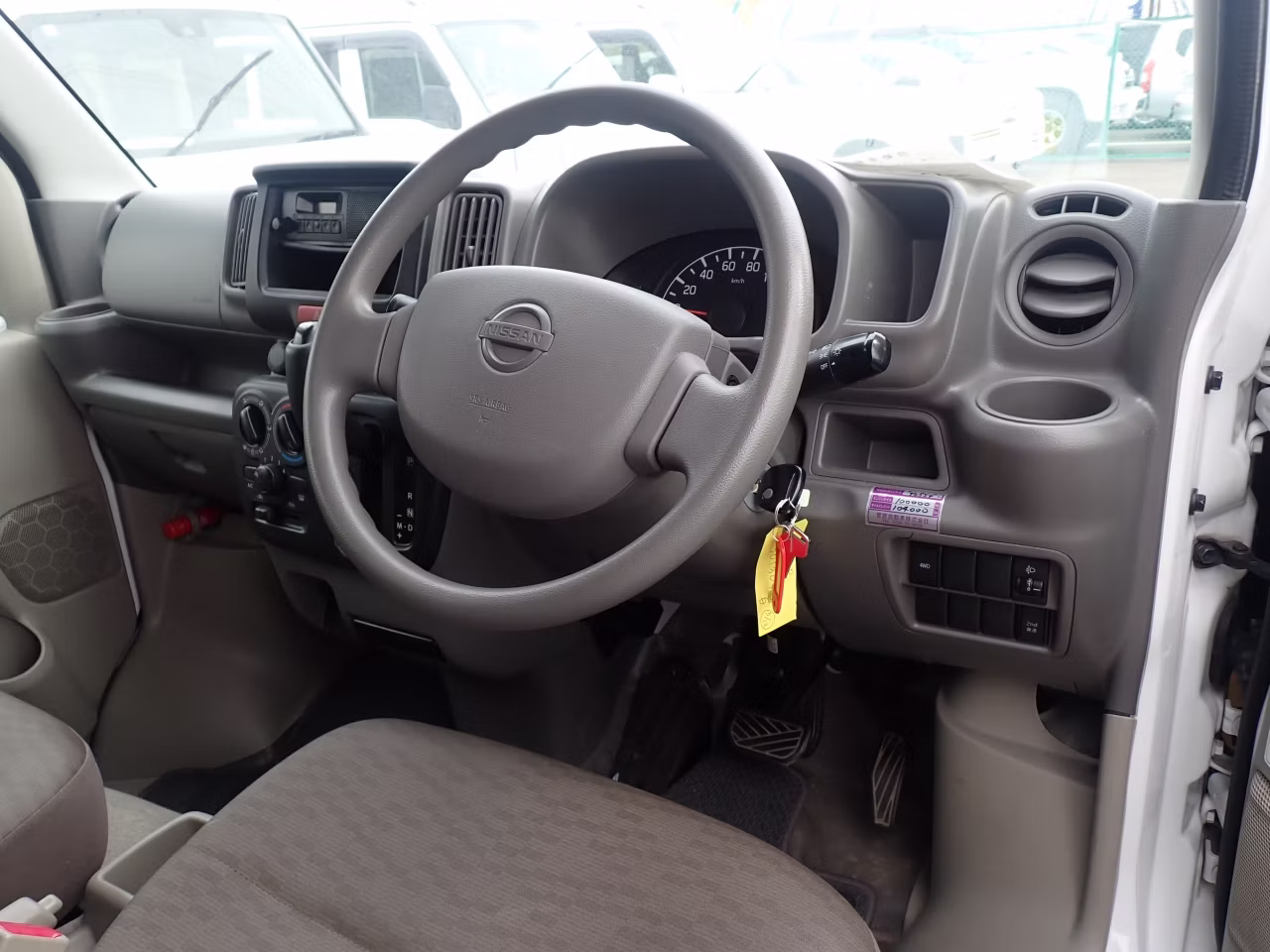 NISSAN NV100 CLIPPER