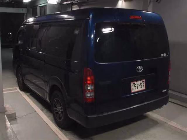 TOYOTA HIACE